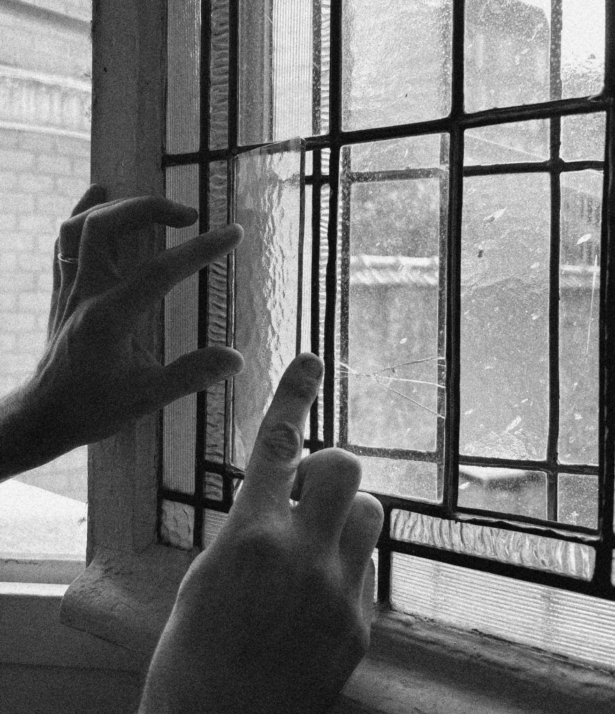 Remplacement vitrail cassé